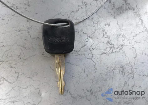 2001 Ford Escape Xls from USA, damaged, VIN 1FMYU01171KE71448